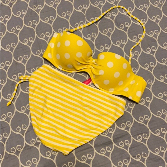 Yellow polka dot bikini 👙 - Picture 3 of 3